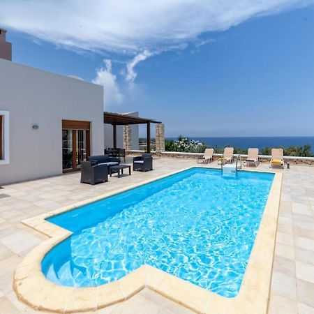 Karena seaview villa Gerani  Bagian luar foto