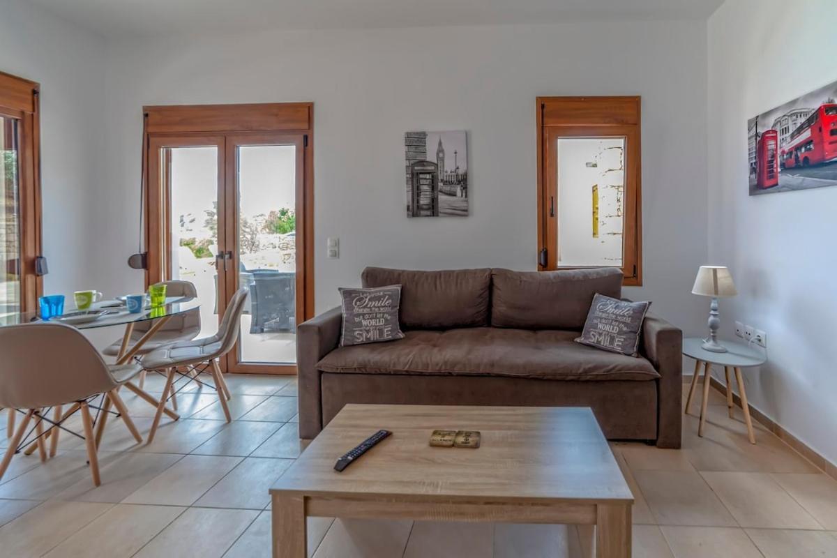 Karena seaview villa Gerani  Bagian luar foto