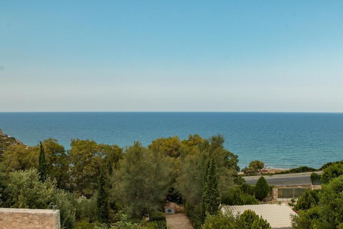 Karena seaview villa Gerani  Bagian luar foto