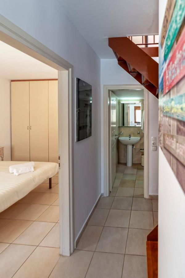 Karena seaview villa Gerani  Bagian luar foto