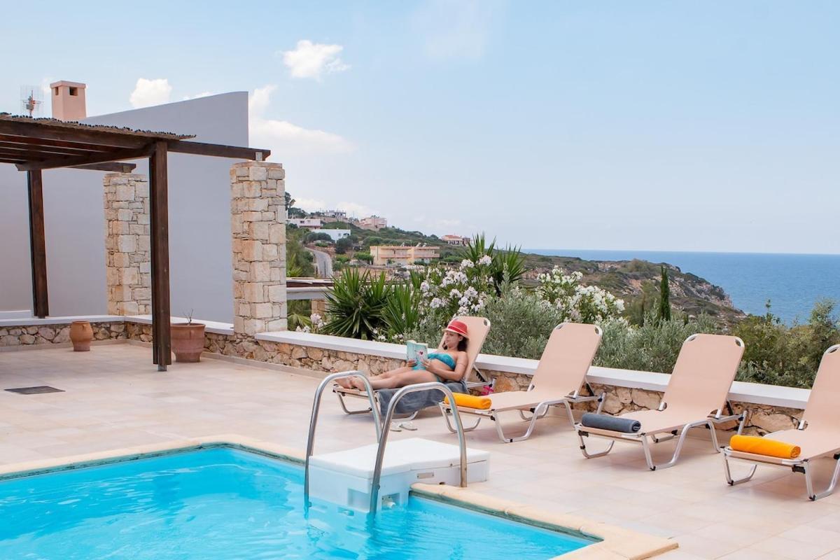 Karena seaview villa Gerani  Bagian luar foto